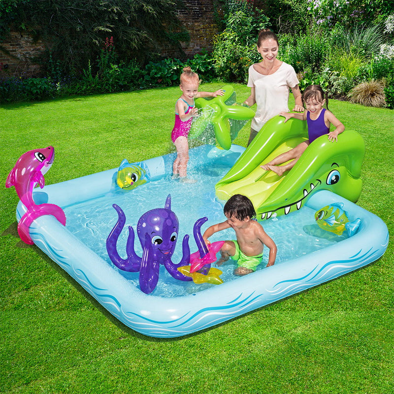 Fantastic Aquarium Pool