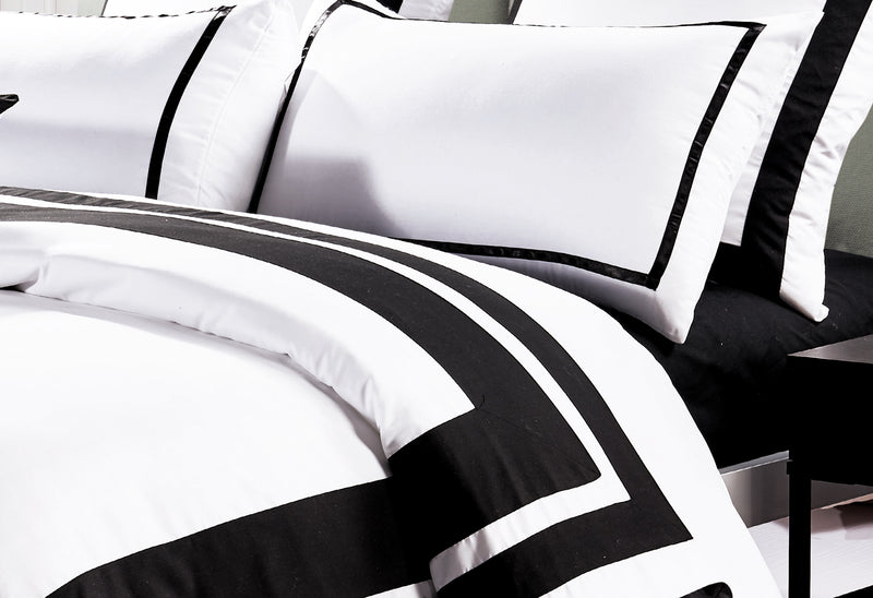 King Size Black and White Quilt Cover Set (3PCS)